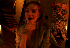 jvh1988:  Emma Watson on the set of ‘This is The End’ 