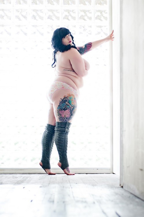 widerisbetter:  http://widerisbetter.tumblr.com
