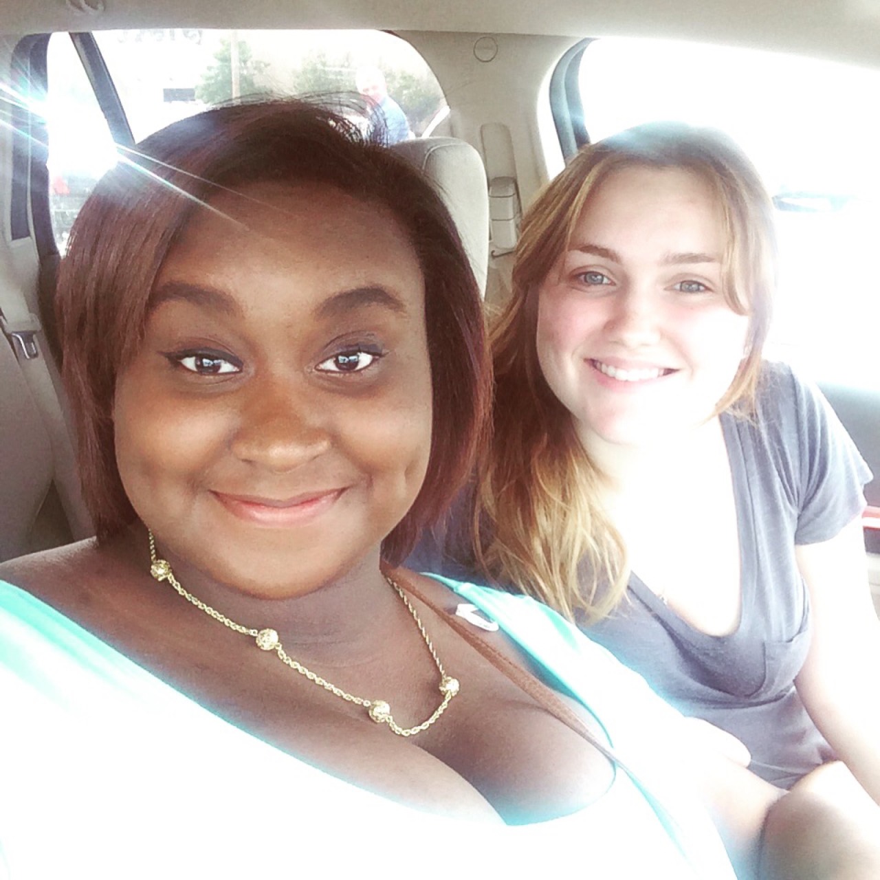 jazzybellblue:  A few old photos for #Biggirlappreciationday 🌻