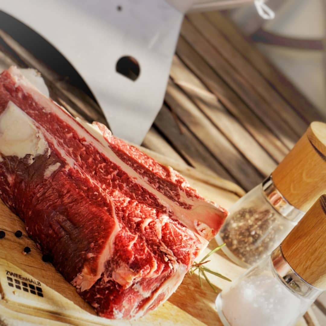 Dann bereiten wir so langsam mal den Freitag Nachmittag vor. 😁 #tgif #beefporn #tbone #grillen @fleischrebellen (hier: Stadt Berlin)
https://www.instagram.com/p/BqPM6kpHdGV/?utm_source=ig_tumblr_share&igshid=20a0jvdpx6af