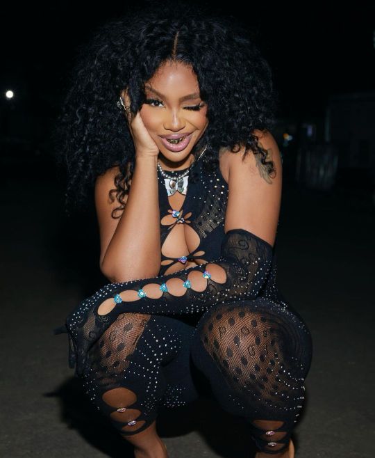 Porn aestheticblueprint:Happy birthday Sza 🎂 photos