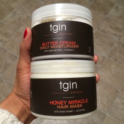 inquisitivequeen:  rudegyalchina:paintmemidnightblue:rudegyalchina:  thelazynatural:Is this a new line?! Went to a new Target by my job and found these. Decided to try a few.  black owned company?  Yes, owned by Chris-Tia Donaldson. ;)  sooo WE FINNA