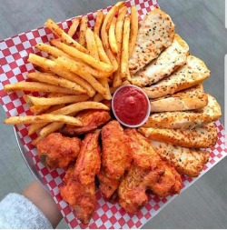 foodmyheart: Buffalo Wings, Fries and Cheesy