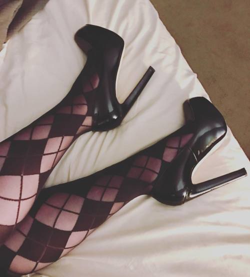 engineeringinheels:  @brian_atwood Platforms and @aliceandolivia tights - getting excited for fall! 