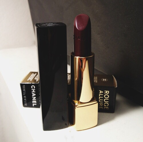 fashion-n-beauty:  Kylie Jenner’s winter essentials!!