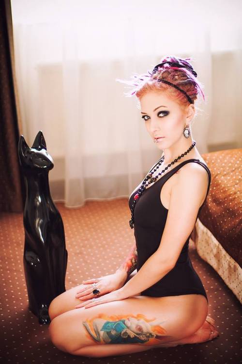 lena-scissorhands:  photo by: Victoria Wonka 