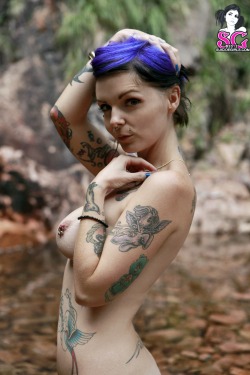 sglovexxx:  Riae Suicide