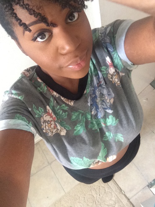 phunkybrewstersbabysister:  Belly out