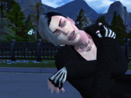 Damien: Hiii..