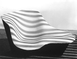 b22-design: Charles &amp; Ray Eames - La Chaise - prototype 