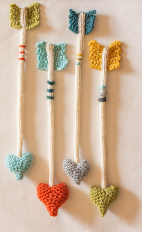 knithacker:Crocheted Heart Arrows by Jill Watt - Get the Pattern! buff.ly/2W45fRp 