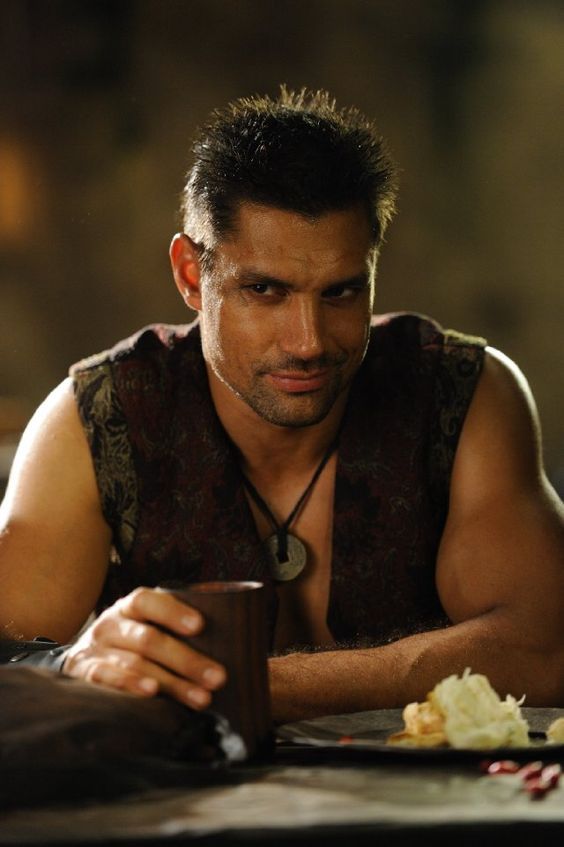 villainous-porn:  Manu Bennett  