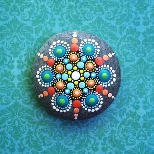 whimsy-cat:Painted mandala stones by Elspeth McLean. ( etsy / society6 / youtube )