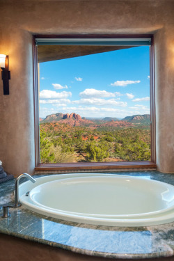 homeadverts:  Bathroom with a desert view.