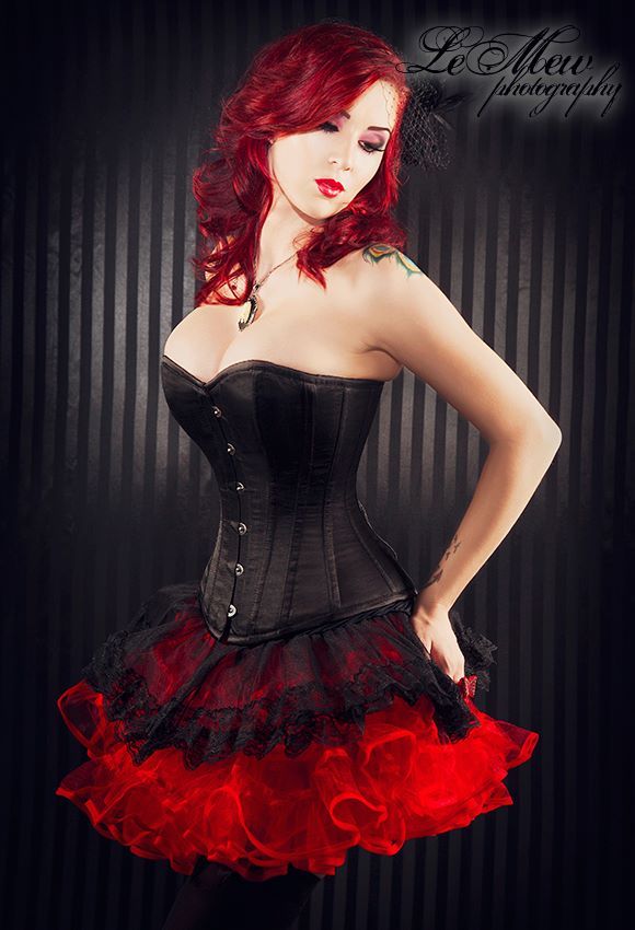 espartilhos:  Le Mew Photography Brittany Morgan Corset Connection
