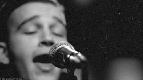  / / we’re never gonna quit it, no we’re never gonna quit it, no / / 