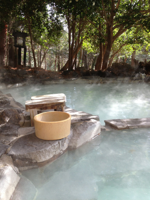kvnai:  旅行人山荘の貸切露天風呂【赤松の湯】