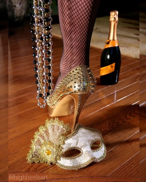 It&rsquo;s Carnival Time#highheelsart #highheelart #highheels #highheelpumps #carnival #carnivaltime