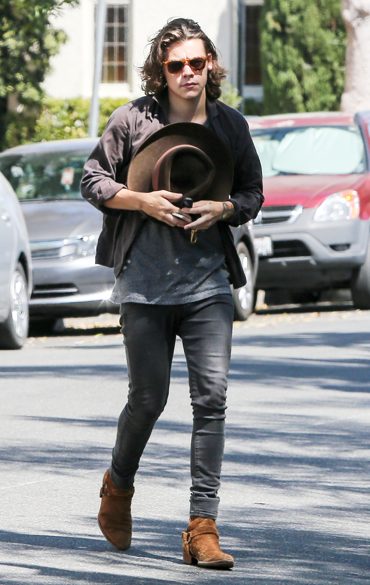 direct-news:  HQ’s - Harry Styles seen out and about in Los Angeles. Harry seen