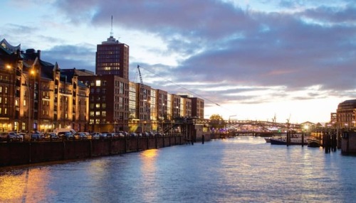 Hamburg evening near Sandtorkai #Germany #Hamburg #Europe #sunset #waterfront #water #harbour #port 