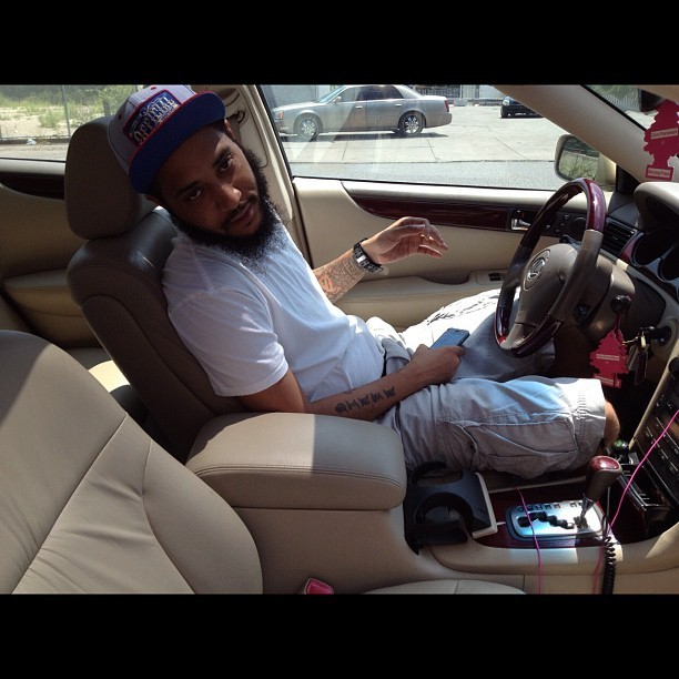 therealmccoy27:  exposingniggas13:  Yaaaasssssssss  Damn HE fine
