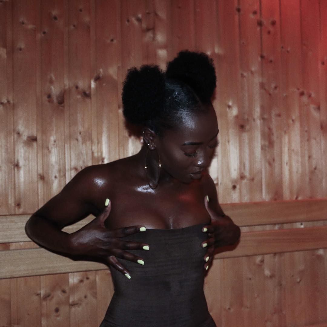 fckyeahprettyafricans:  afrorevolution:  I want to Glo up like her 😍😍😍🍫