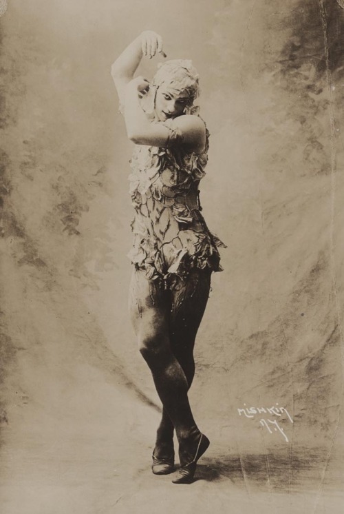 If you’ve read this month’s article about dancer Vaslav Nijinsky, you might recognize th