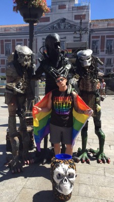 darkseid-of-the-moon:  Aliens, Predator, and Pride. Can’t get much better than that! 🏳️‍🌈