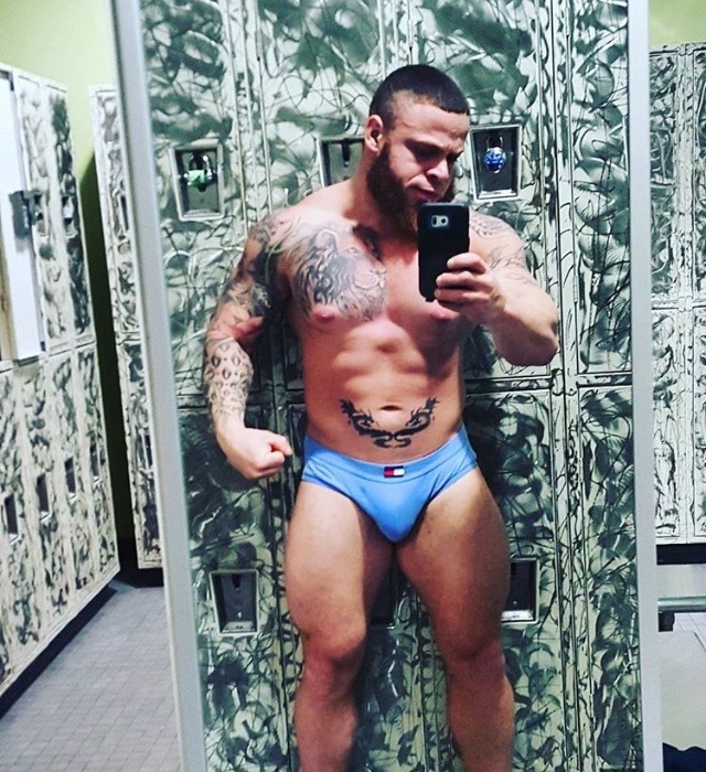 lilbitjosh:  Fucking hot
