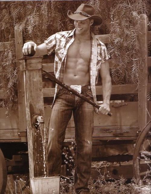 hot-country:  Thank God I’m a Country Boy