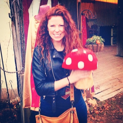 Me and my shroom a few minutes late but whatevs #tbt #renaissancefestival #mushroom #redhead #renfe