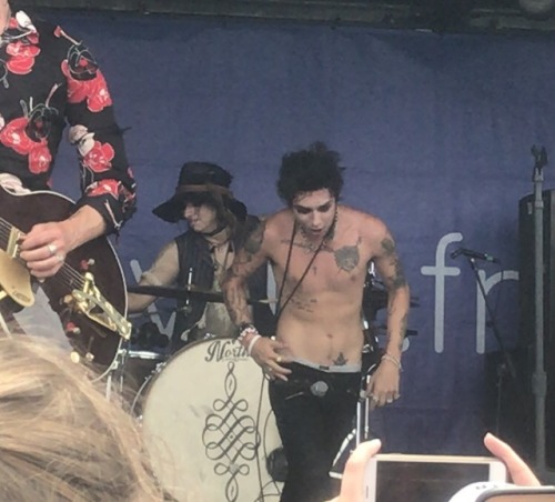 Some pictures from warped