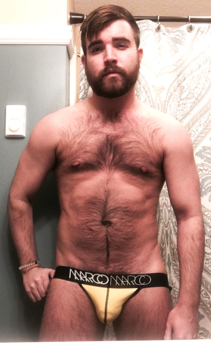 gaymerwitttattitude:  Gaymer Geek Selfies - Showing his Sexiness off in Classic Gaming