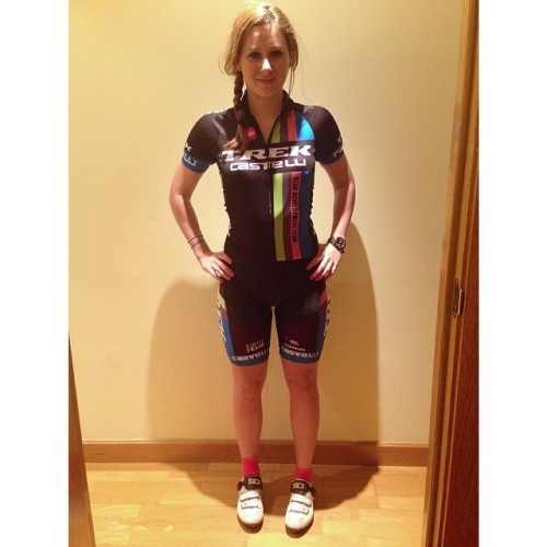 lacletaoficial: New kit! #trek# #castelli #bike #bikegirl #sidi #strava #cycling #bici #ciclismo by 