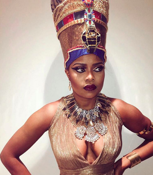 nappyheadedmaiden:  Nefertiti 👑