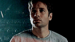 stellagibson:  Fox Mulder + puppy-dog eyes 