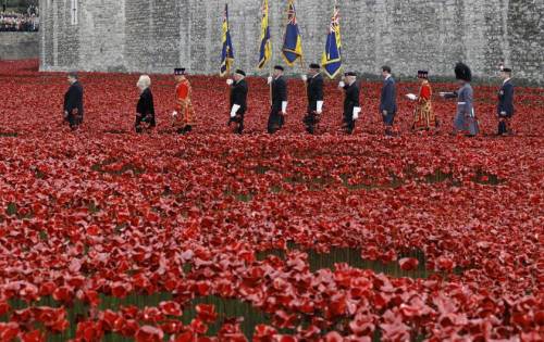 micdotcom:  Breathtaking photos show how Britain does Veterans Day   Veterans Day isn’t just an American holiday. While Americans remember veterans of all wars, the federal holiday coincides with Armistice Day or Remembrance Day, where countries around