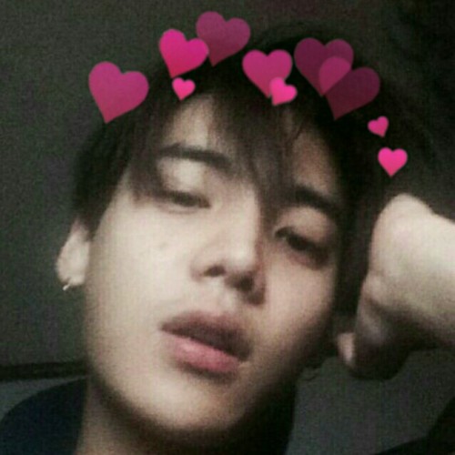 jaewonandonly:  everyone needs jaewon w/ hearts