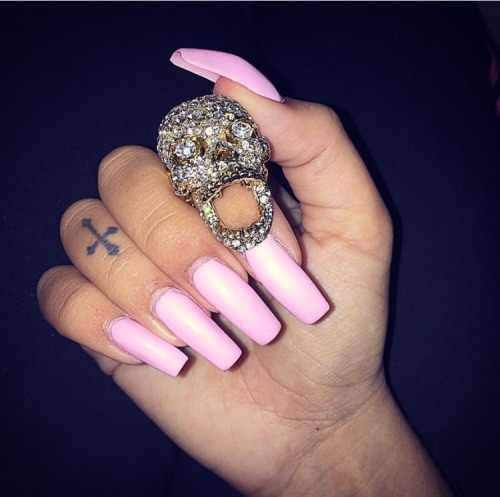 glamheaven:  chanel-and-louboutins:  ★  I’m back babies 💗💁