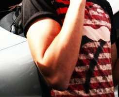 caulmhoods-deactivated20190604:  Reasons I adore Louis Tomlinson: Arms/Biceps   