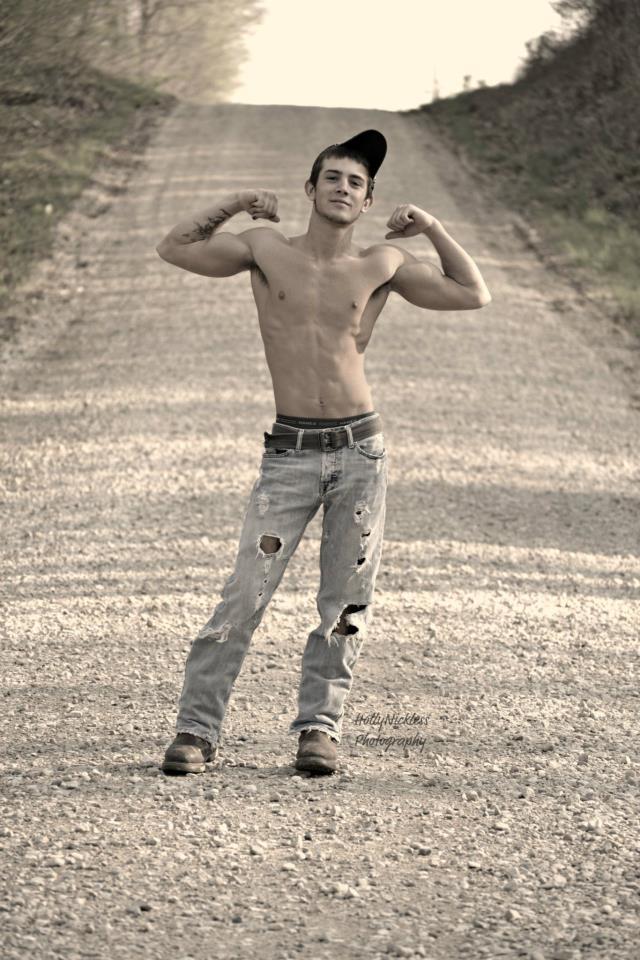 midwestcockhound:  tgrade5:  northstarfrat:  Damn he is one sexy young country boy!