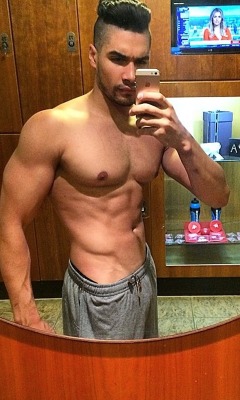 male-and-others-drugs:  Louis Smith 