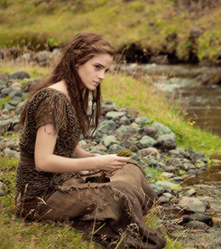 dreamsarelies:  Emma Watson as Ila in Noah (2014) 