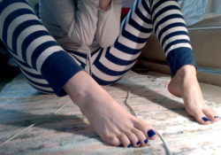 solecityusa:  sexy pale feet