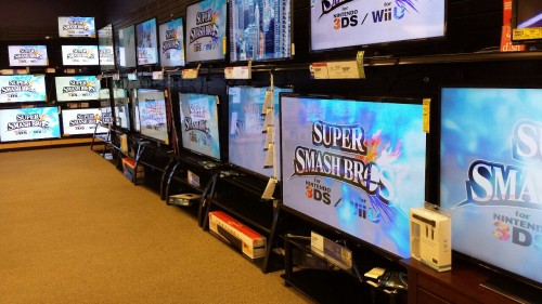 donesparce:  smash advertisements are the only thing playing on all the tvs at sears bless 