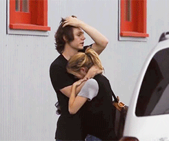 robsdowneyjr-deactivated2015071:  Evan Peters being the cutest boyfriend anybody