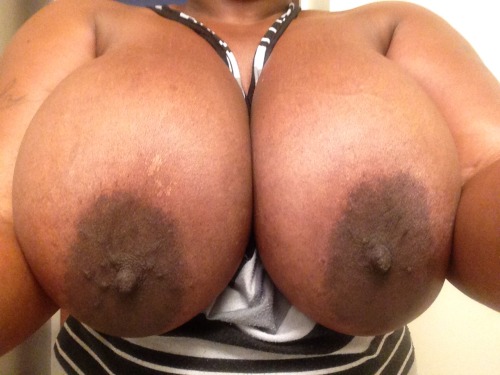 tunqtwistaxxx:  #boobs #juggs