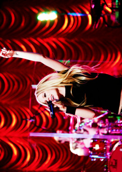 avrilmyrockstar:  