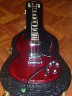 guitar-porn:  Red On Black. If we were to