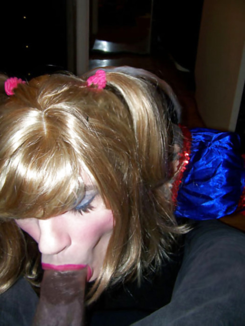 yes-sadie100: Message me to join the crossdressing and feminization program that will set you free. 